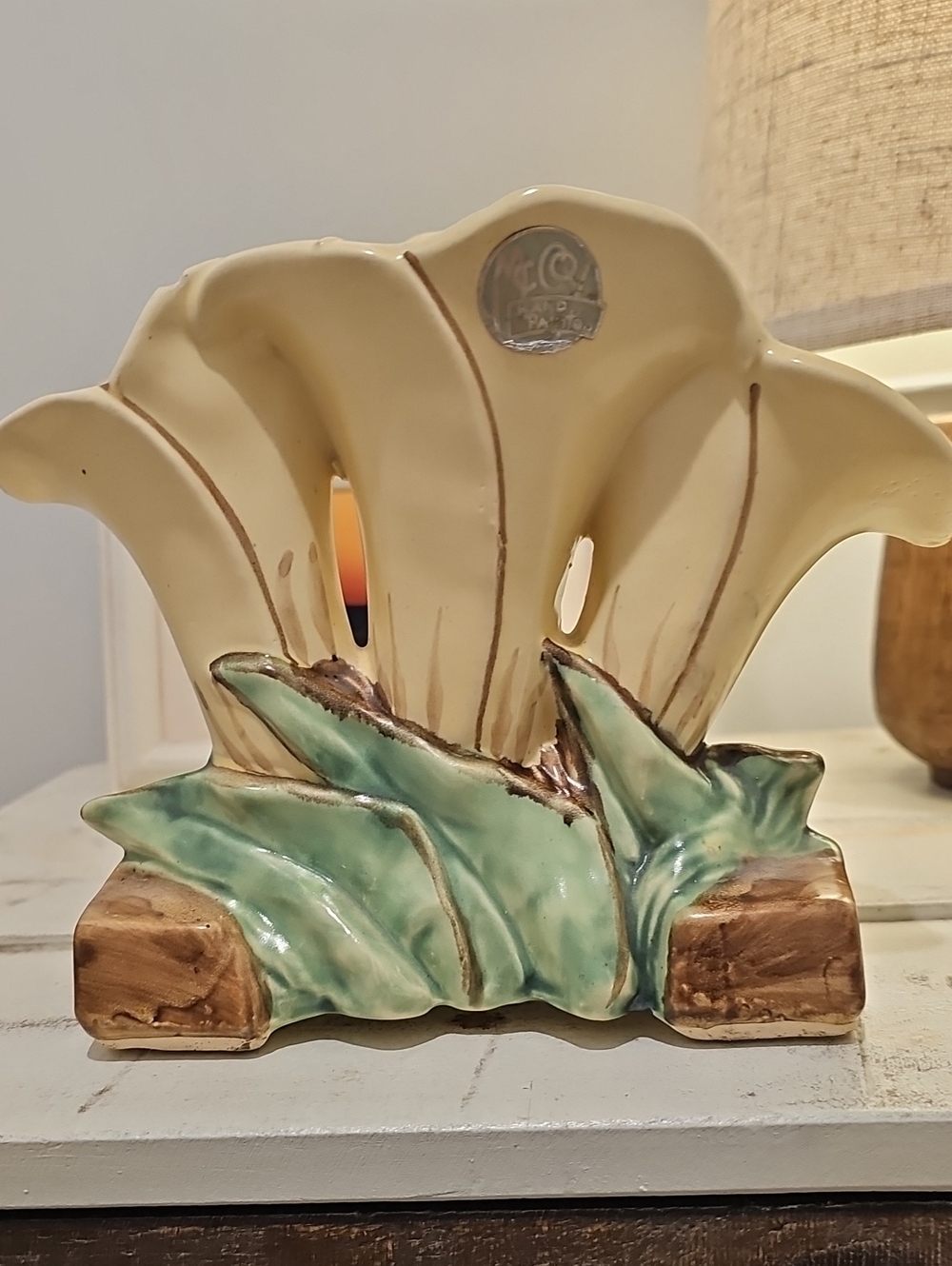 Mccoy Cream Shell Figurine with Seafoam Green Leaves